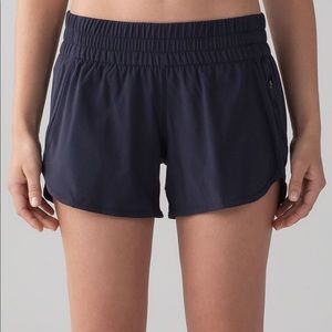 Lululemon Tracker Short, size 4, navy